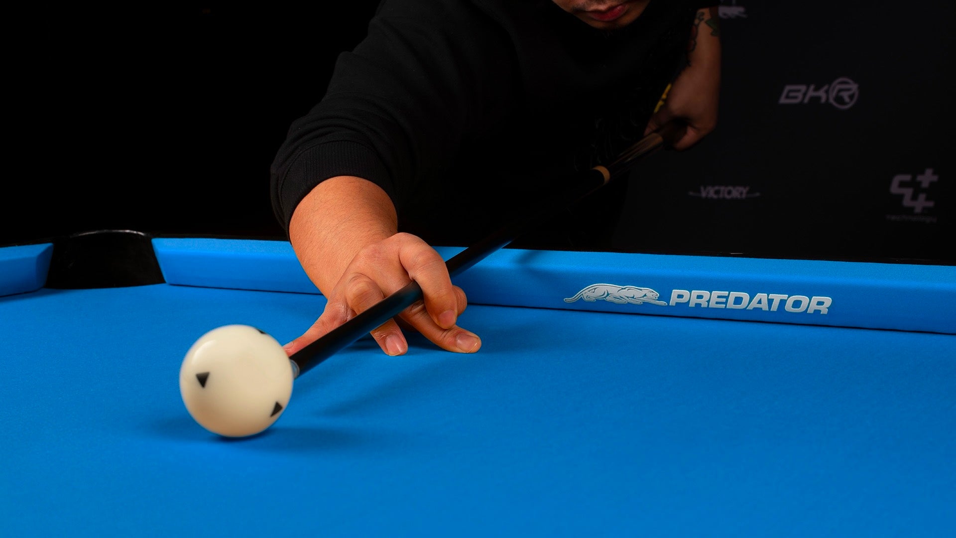 Predator Arcadia Select Cloth (7 ft, Electric Blue)